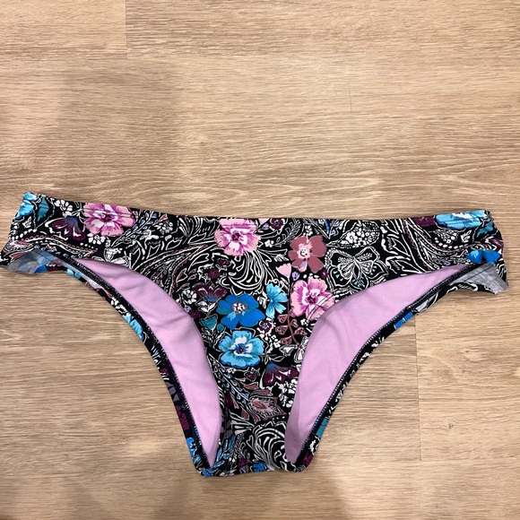 SHADE & SHORE Cute floral bikini (size M) - Picture 4 of 6